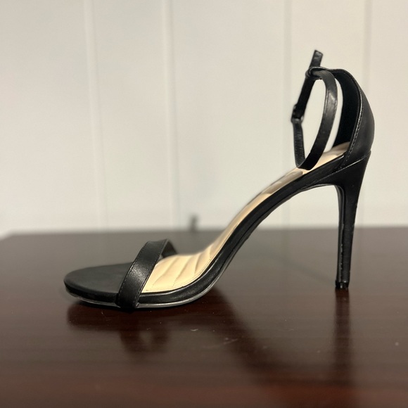 Anna Michelle Black Heels - Picture 3 of 16